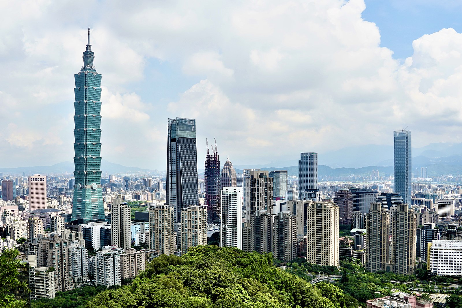 Taipei skyline with Taipei 101 tower, Taiwan